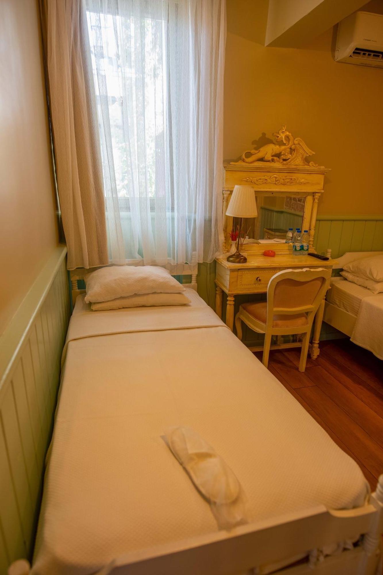 Cunda Mor Limon Otel Аявали Екстериор снимка