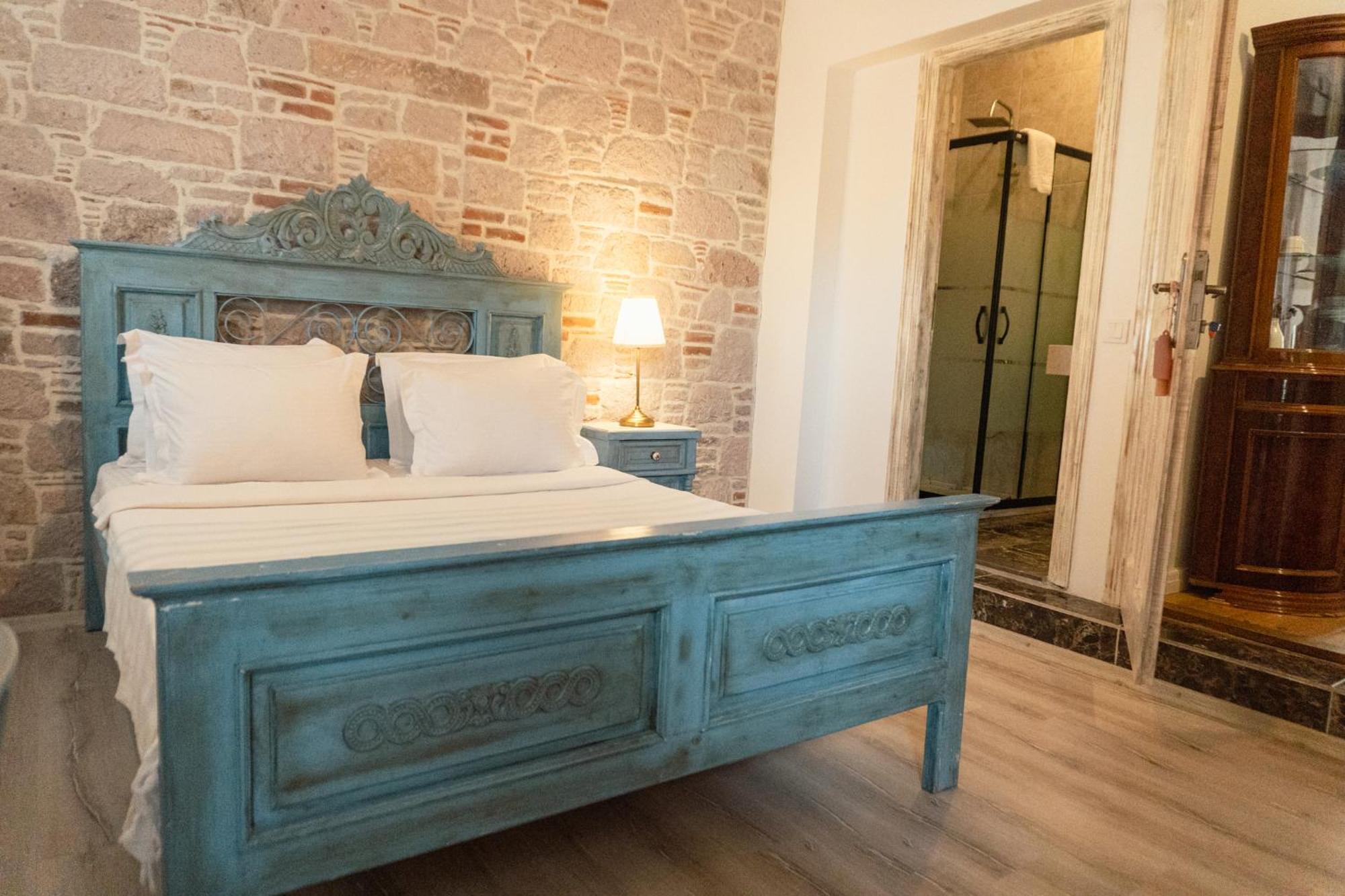 Cunda Mor Limon Otel Аявали Екстериор снимка