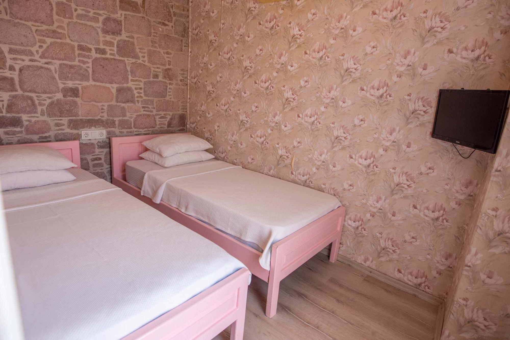 Cunda Mor Limon Otel Аявали Екстериор снимка