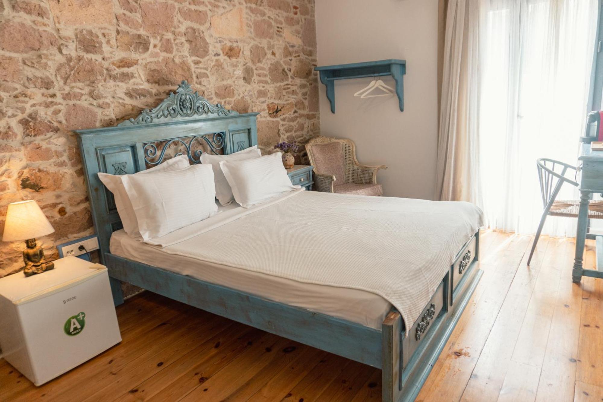Cunda Mor Limon Otel Аявали Екстериор снимка