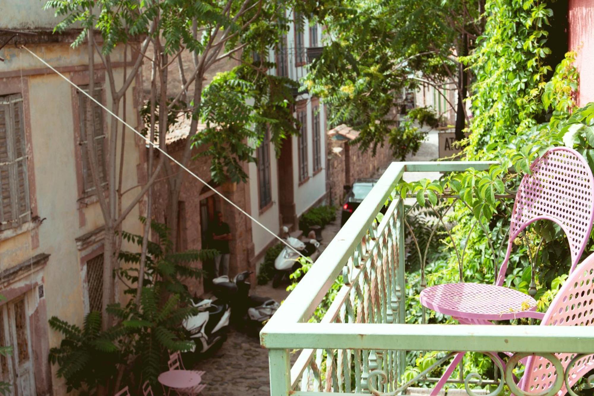 Cunda Mor Limon Otel Аявали Екстериор снимка