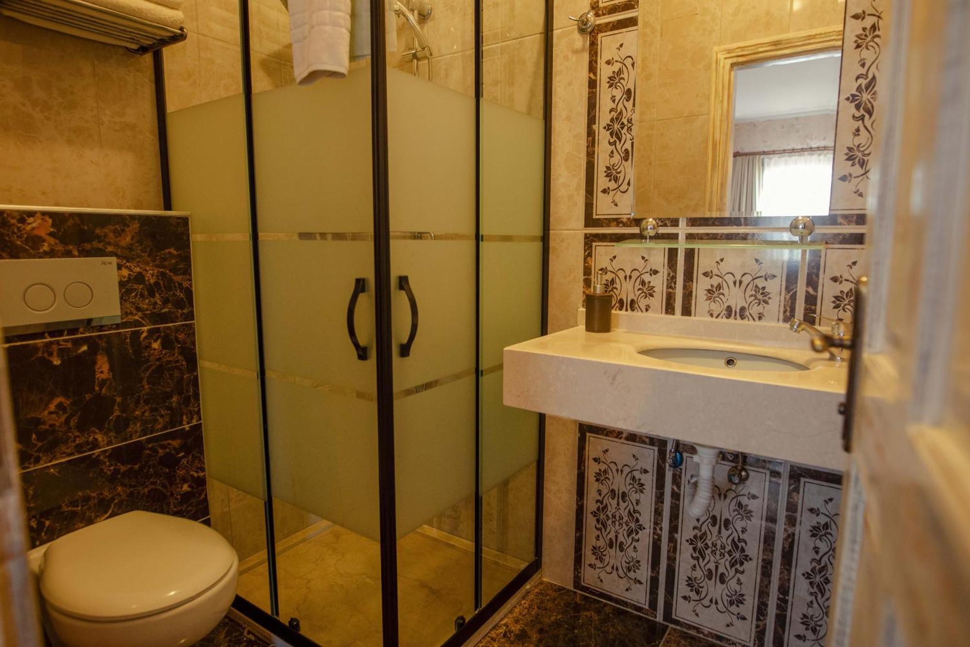 Cunda Mor Limon Otel Аявали Екстериор снимка