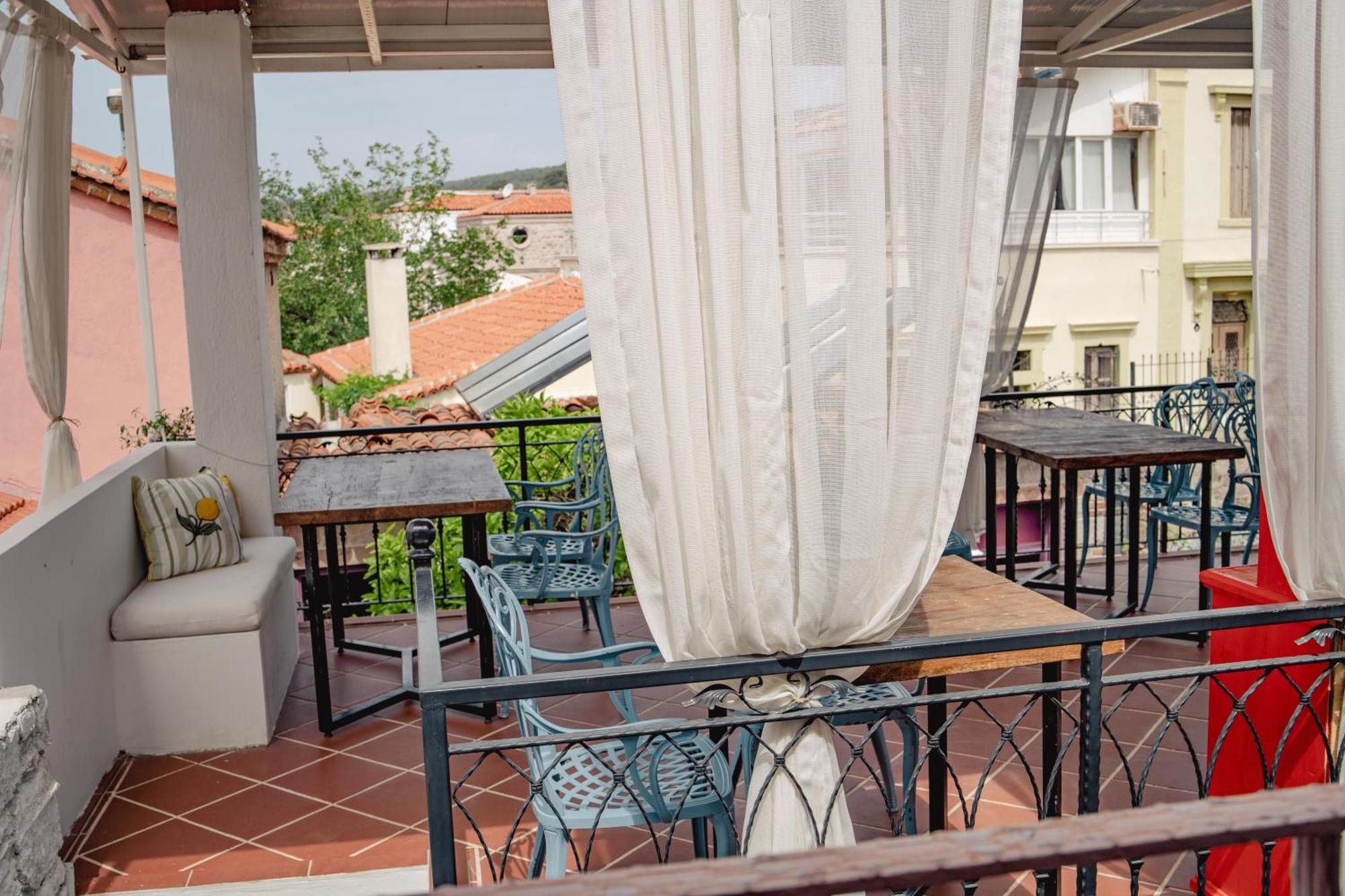 Cunda Mor Limon Otel Аявали Екстериор снимка